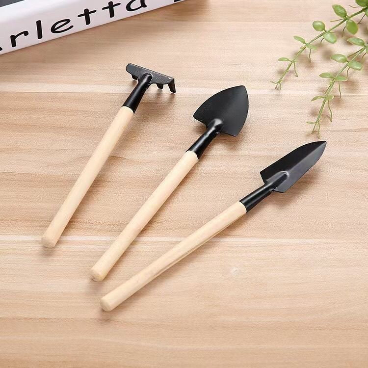 Three piece set of gardening potted plant tools, flower planting tools